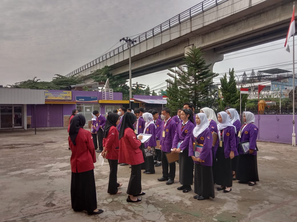 Antusiasme Maba Perguruan Tinggi Bina Sriwijaya Meriahkan PKKMB 2023 Antusiasme Maba Perguruan Tinggi Bina Sriwijaya Meriahkan PKKMB 2023